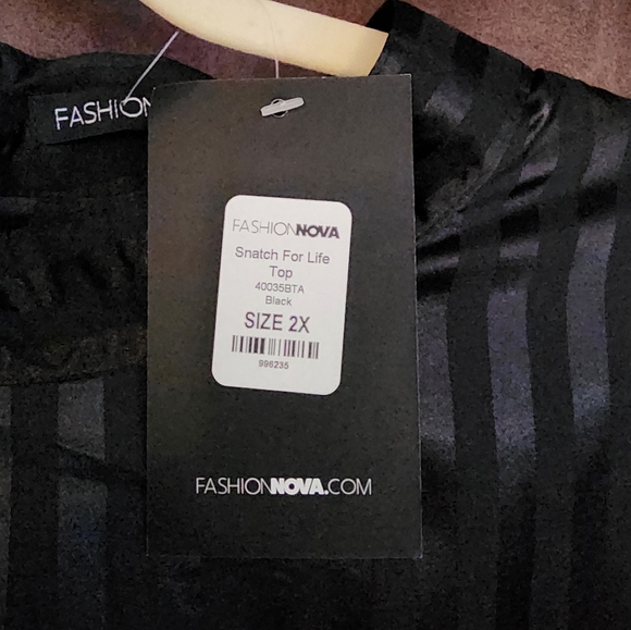 Fashion Nova 2 xl bell sleeve top - Picture 2 of 4